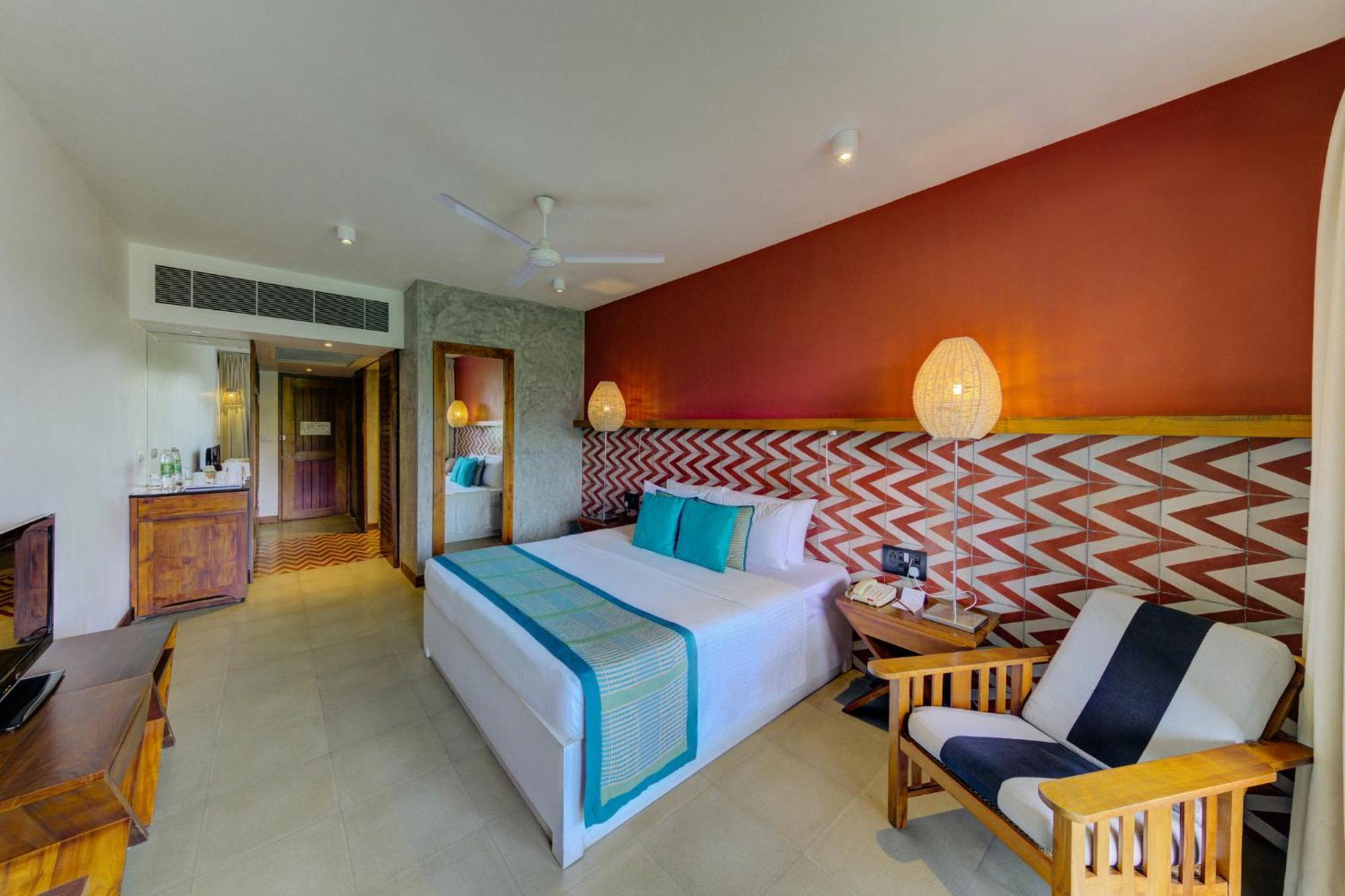 Resort Cinnamon Bey 5*