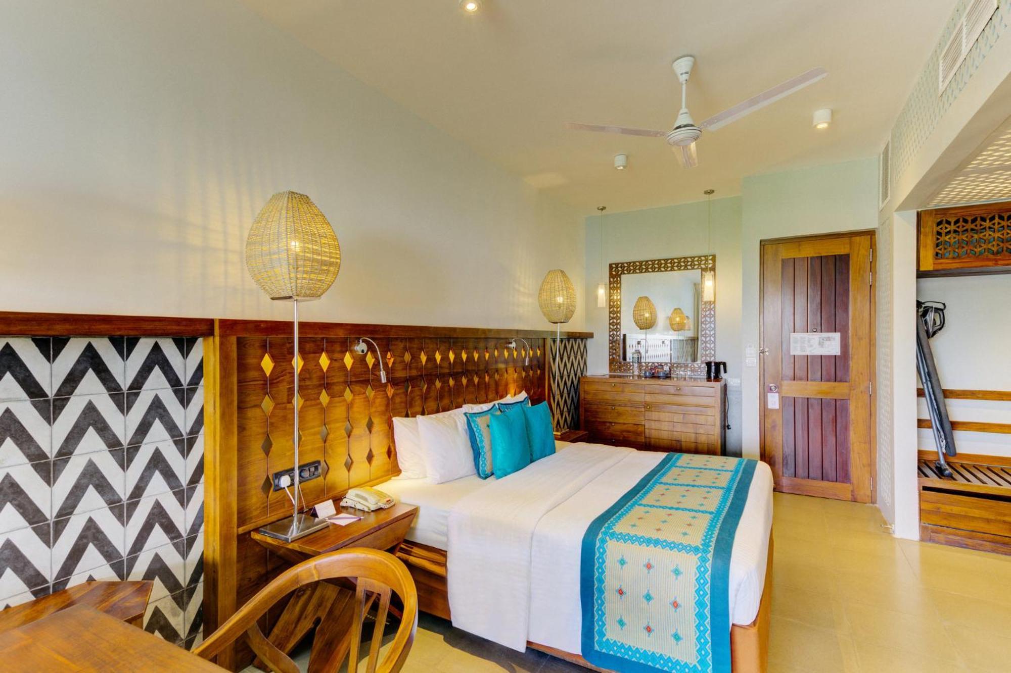 Resort Cinnamon Bey 5*